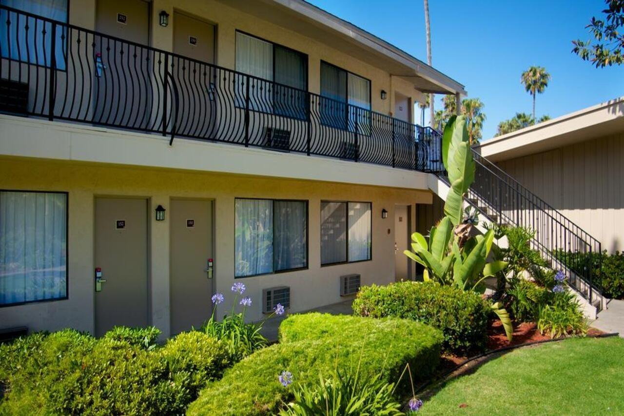 Ramada By Wyndham San Diego North Hotel & Conference Center Buitenkant foto