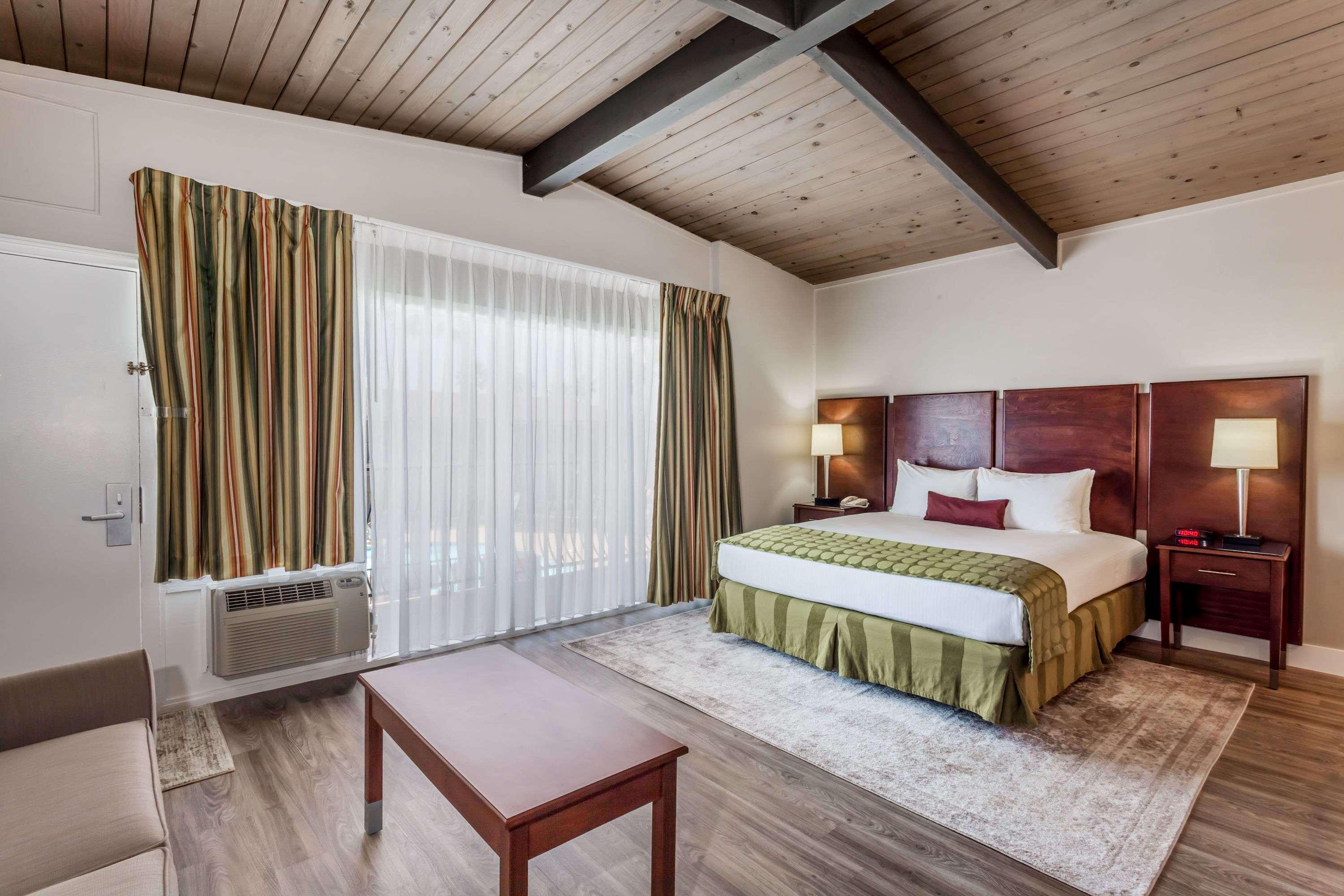 Ramada By Wyndham San Diego North Hotel & Conference Center Buitenkant foto