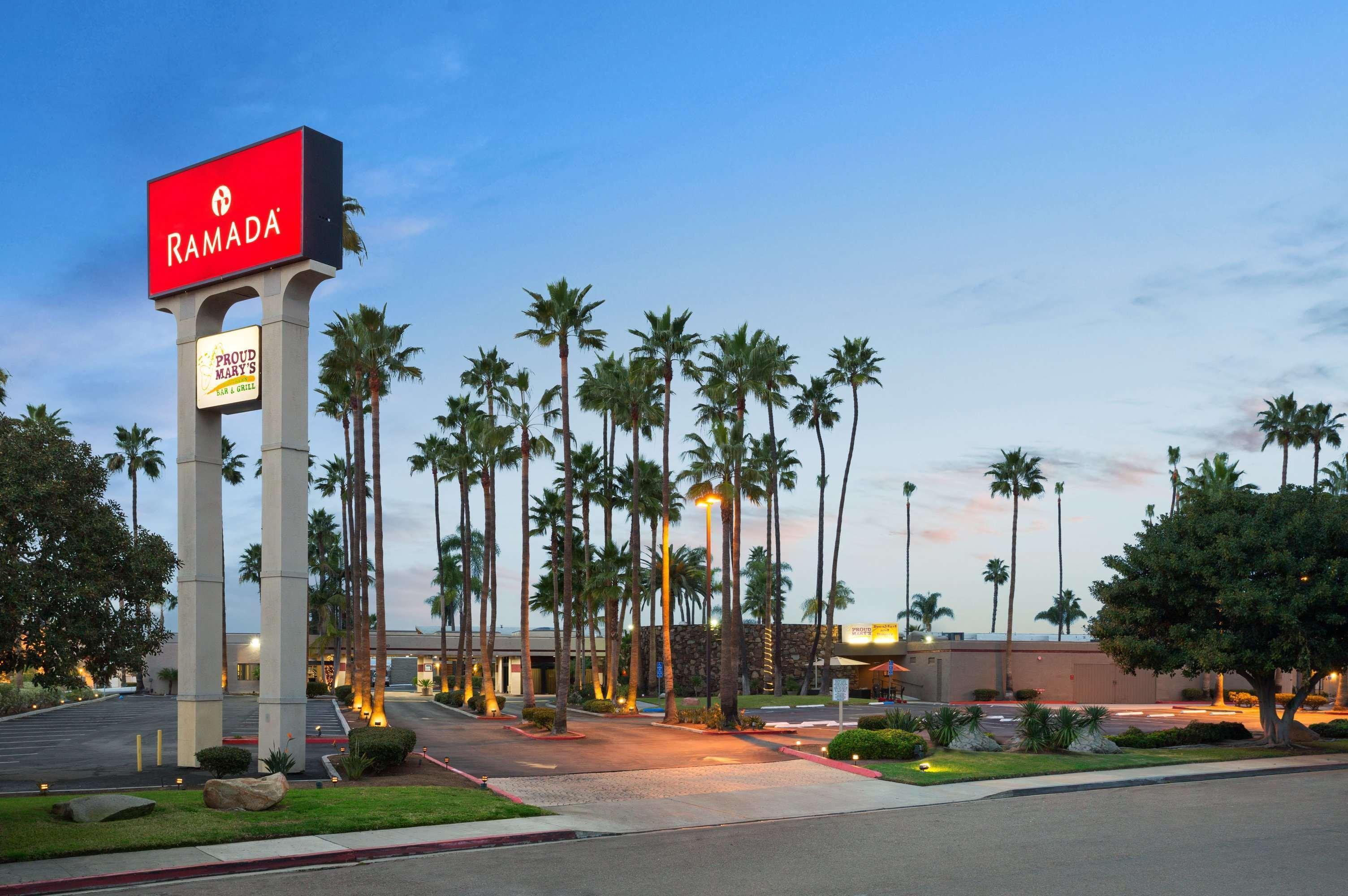 Ramada By Wyndham San Diego North Hotel & Conference Center Buitenkant foto