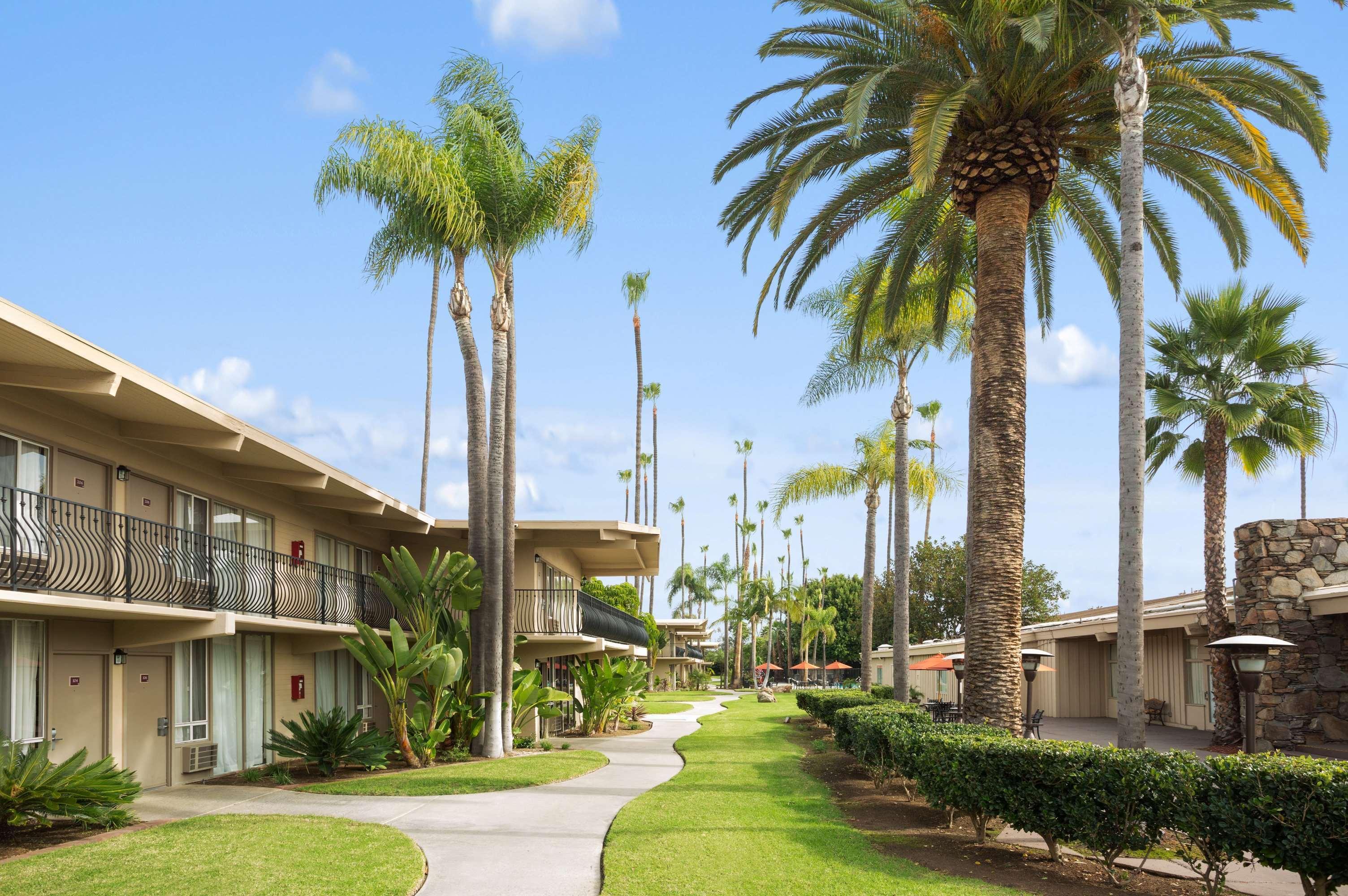 Ramada By Wyndham San Diego North Hotel & Conference Center Buitenkant foto